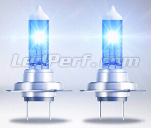 Luz blanca de bombillas con efecto Xenón H7 Osram Cool Blue Boost 5 500K - 62210CBB-2HB